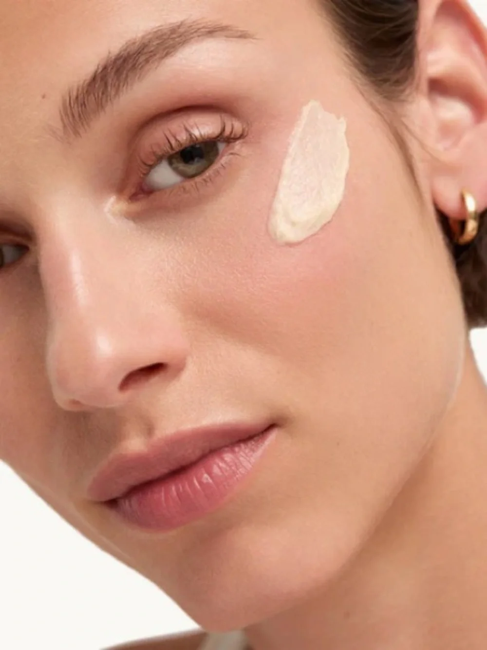 Goop Microderm Instant Glow Exfoliator - Picture 3 of 9